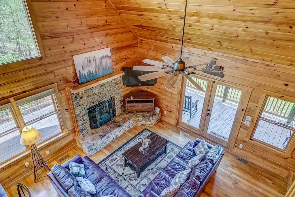 Ideal Family Cabin Rental in North Georgia: Cardinal House